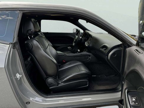 Used 2017 Dodge Challenger SXT Plus image 34