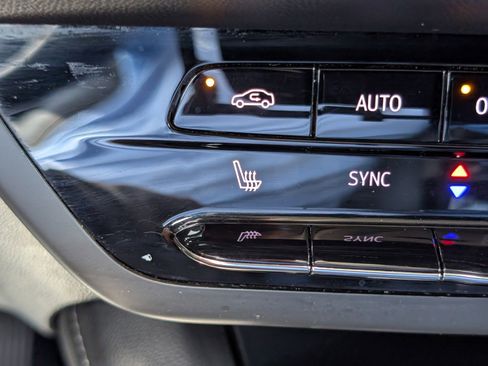 Used 2022 Buick Envision Preferred FWD image 26
