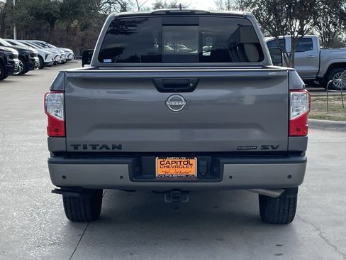 Used 2024 Nissan Titan SV w/ SV Convenience Package image 5