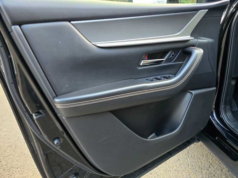 Used 2025 MAZDA CX-70 3.3 Turbo w/ Preferred Package image 19