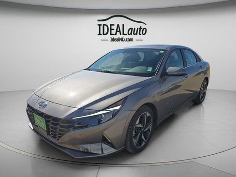 Used 2022 Hyundai Elantra SEL w/ Convenience + Premium Package image 13