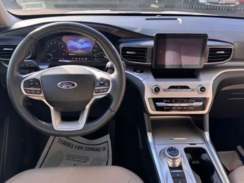 Used 2020 Ford Explorer XLT w/ Equipment Group 202A image 11