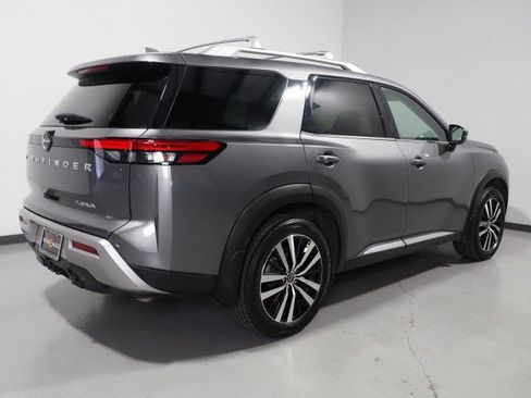 Used 2023 Nissan Pathfinder Platinum FWD image 7