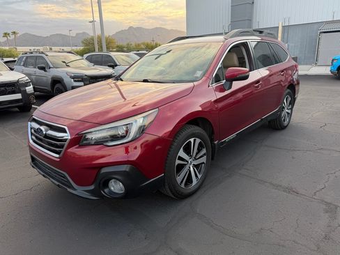 Used 2018 Subaru Outback 3.6R Limited w/ Popular Package #2 AWD/4WD image 3