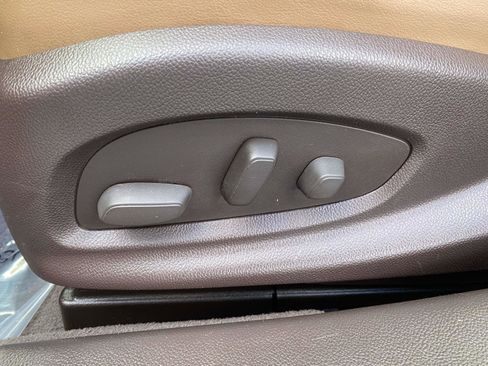 Used 2014 Buick LaCrosse Premium w/ Driver Confidence Package image 16