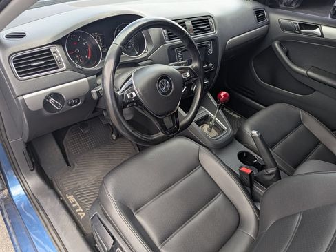 Used 2017 Volkswagen Jetta SE FWD image 25