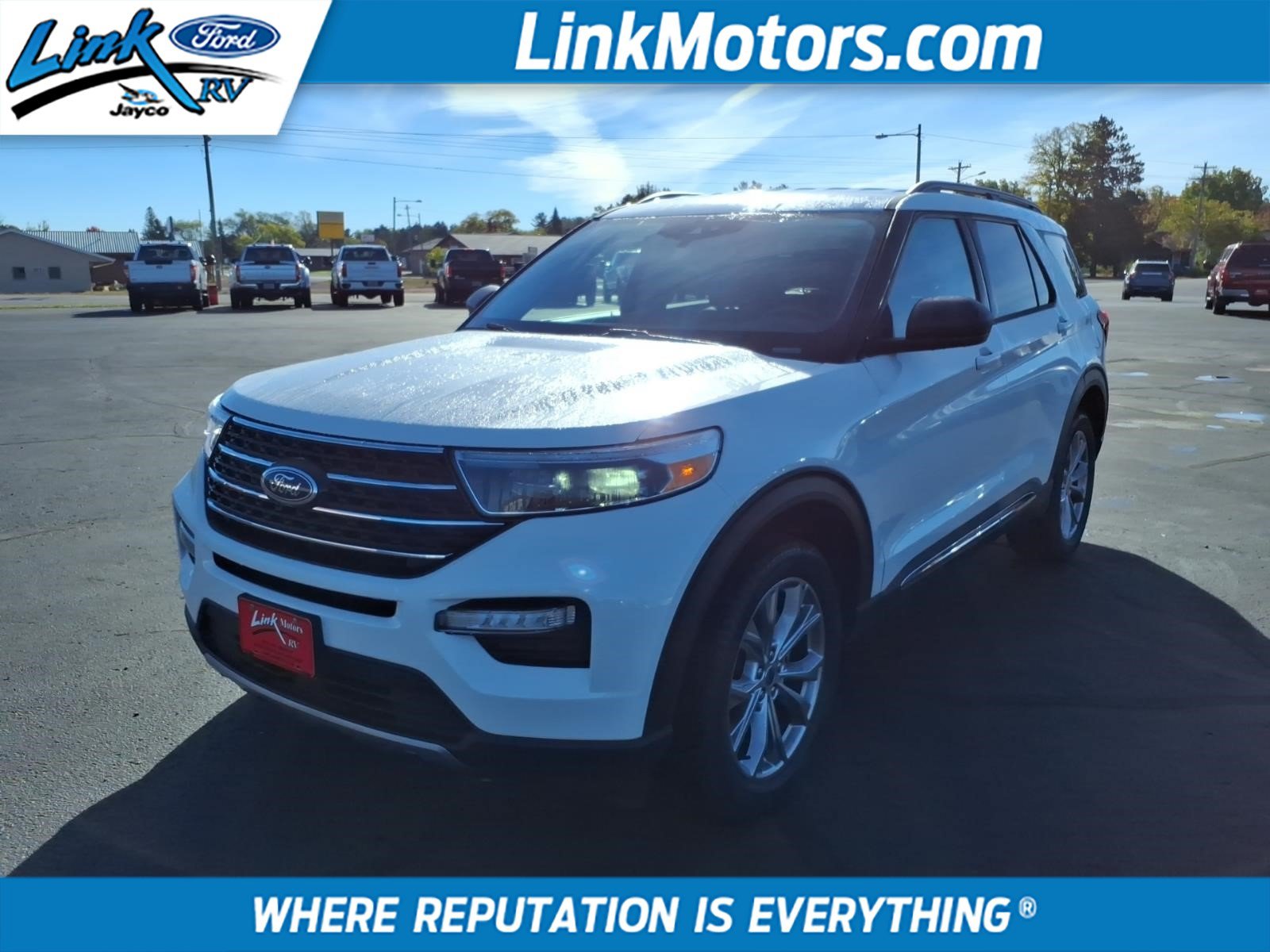 Used 2023 Ford Explorer XLT w/ Equipment Group 202A AWD/4WD image 1