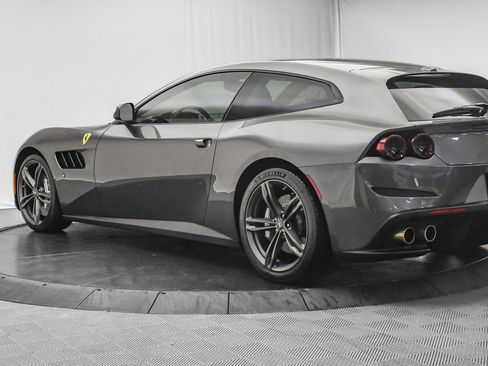 Used 2018 Ferrari GTC4Lusso V12 image 6