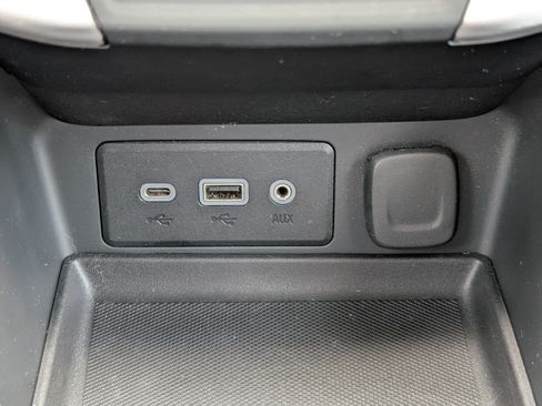 Used 2024 GMC Terrain SLE AWD/4WD image 18