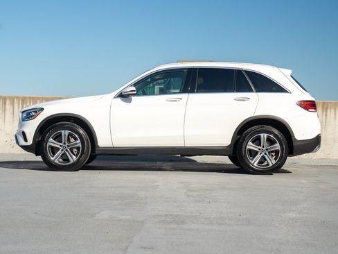 Used 2022 Mercedes-Benz GLC 300 4MATIC image 3