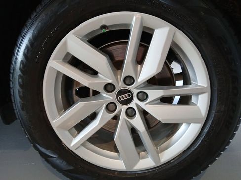 Used 2022 Audi Q5 2.0T Premium w/ Convenience Package image 11