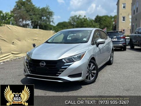 Used 2023 Nissan Versa SV FWD image 1