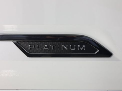 Used 2025 Toyota Sequoia Platinum image 40