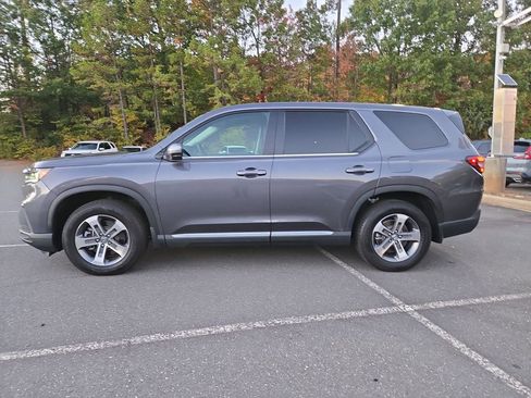 Used 2025 Honda Pilot EX-L image 2