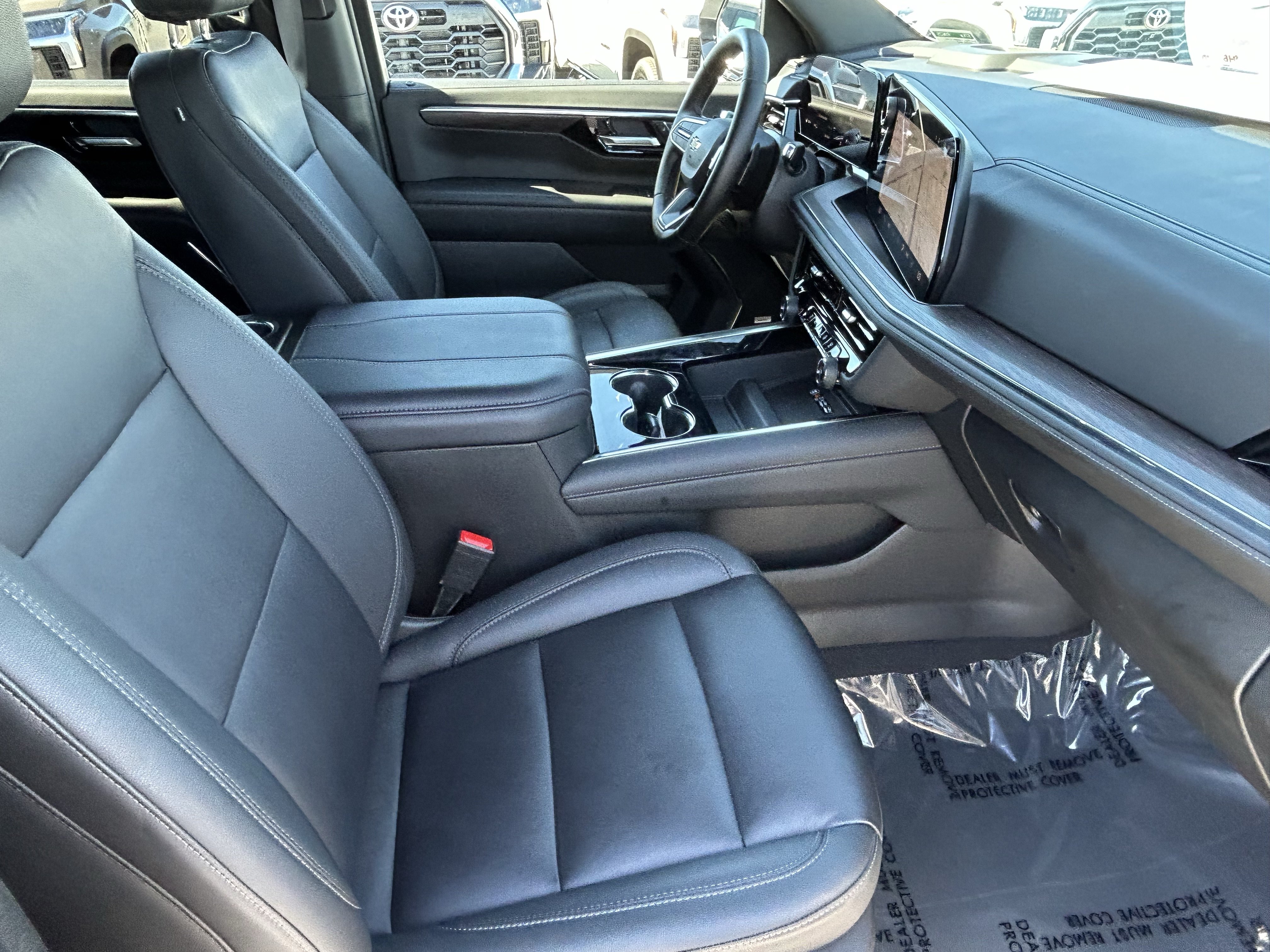 Used 2026 Chevrolet Suburban LT w/ Comfort Package AWD/4WD image 10