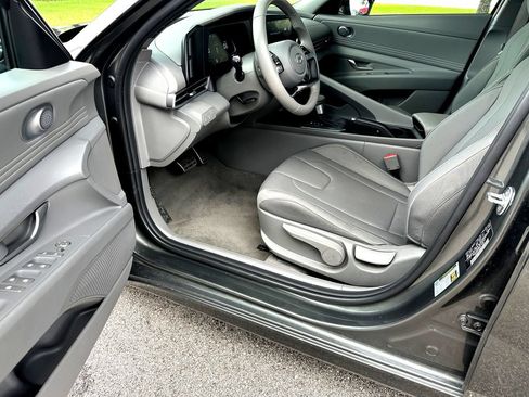 Used 2026 Hyundai Elantra Sport FWD image 11