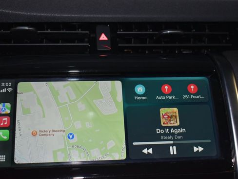 Used 2020 Land Rover Discovery Sport S image 30