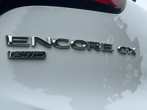 Used 2022 Buick Encore GX Select w/ Safety Package II AWD/4WD image 9