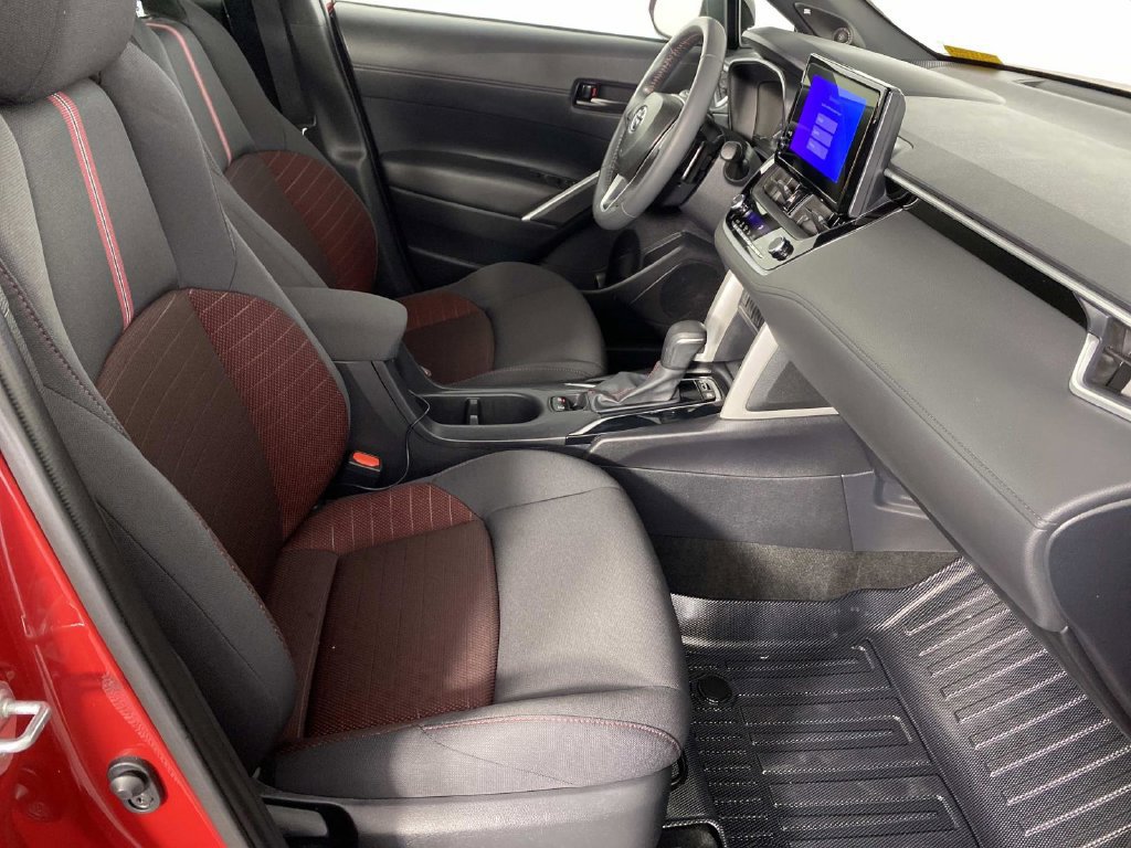 Used 2024 Toyota Corolla Cross AWD Hybrid w/ Moonroof Package image 12