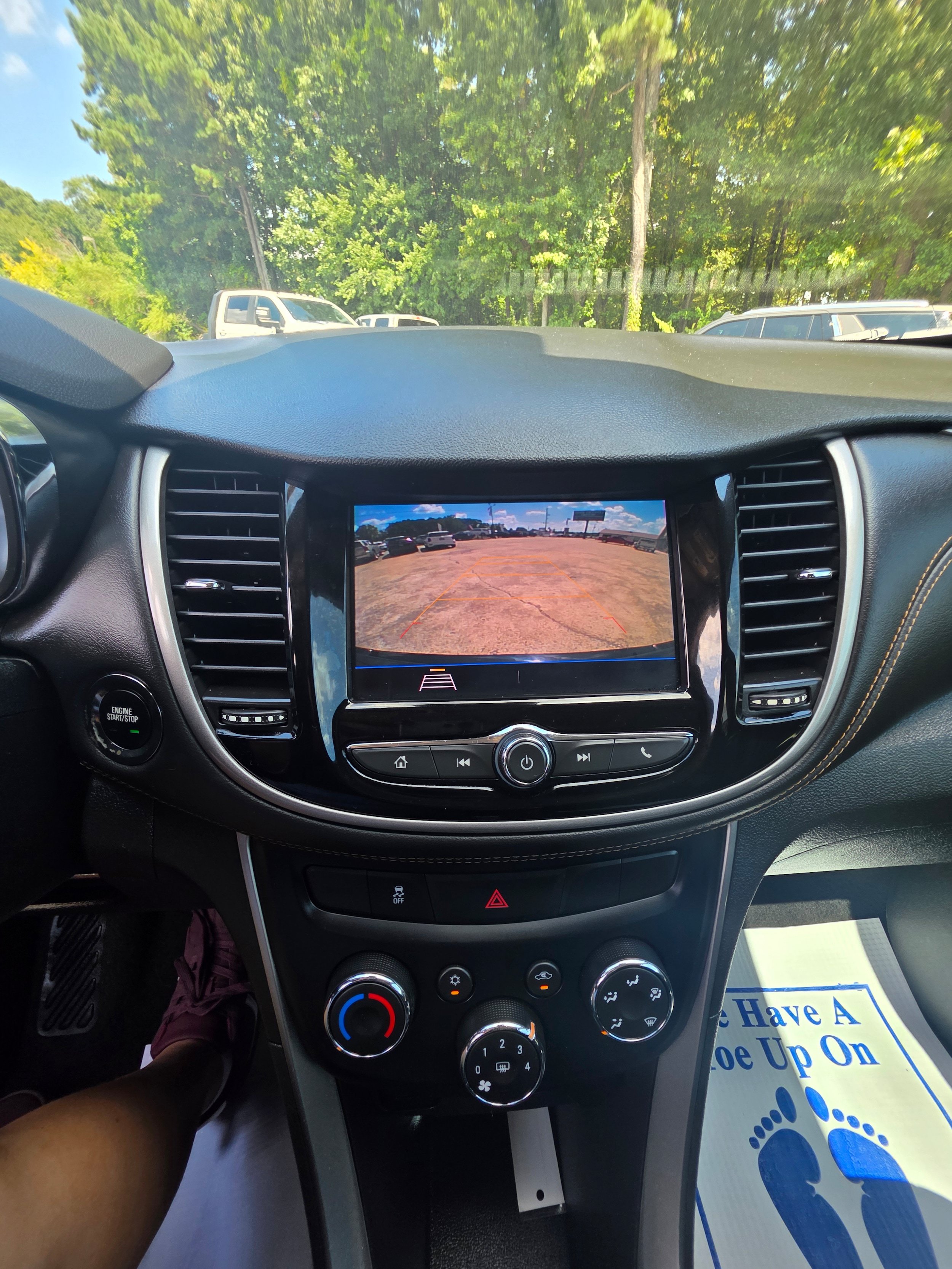 Used 2020 Chevrolet Trax LT w/ LT Convenience Package FWD image 11