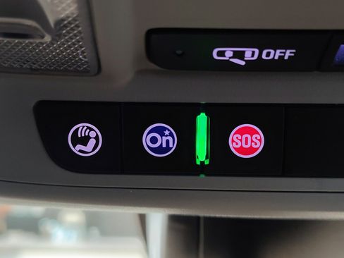 Used 2025 Chevrolet Blazer LT FWD image 32