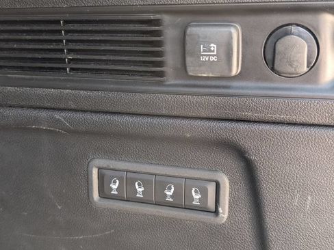 Used 2024 Jeep Wagoneer L Series II RWD image 31