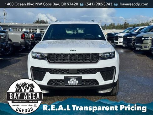 New 2026 Jeep Grand Cherokee Altitude image 2