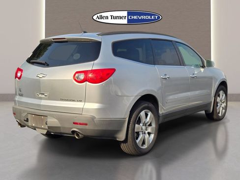 Used 2012 Chevrolet Traverse LTZ FWD image 6