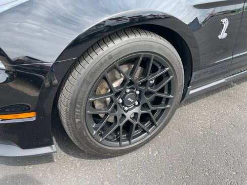 Used 2011 Ford Mustang Shelby GT500 RWD image 3