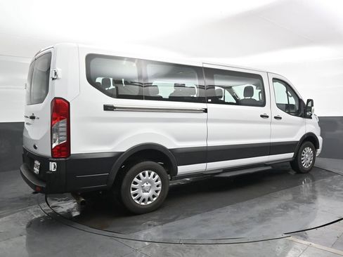 Used 2023 Ford Transit 350 XLT image 3