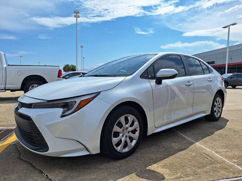 Used 2024 Toyota Corolla LE FWD image 1