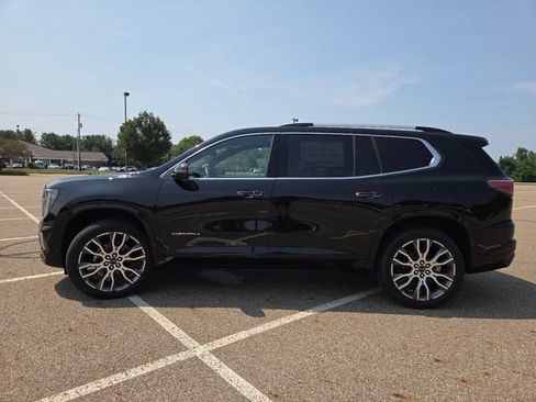 New 2026 GMC Acadia Denali Ultimate AWD/4WD image 17