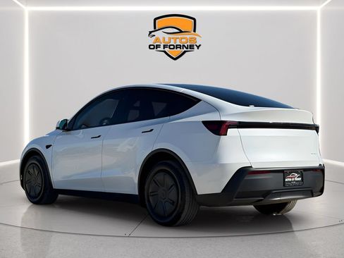 Used 2026 Tesla Model Y AWD image 2