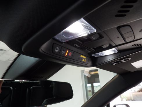 Used 2024 Cadillac XT6 Sport w/ LPO, Floor Liner Package AWD/4WD image 15