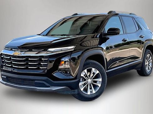 Used 2025 Chevrolet Equinox LT w/ Convenience Package II AWD/4WD image 3