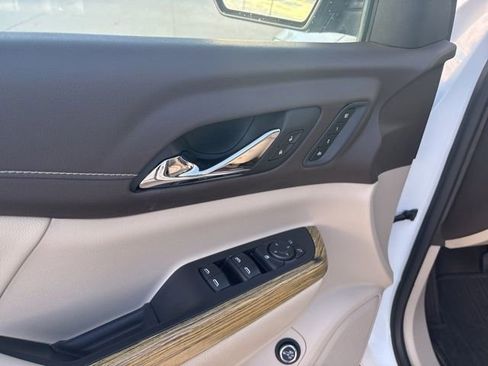 Certified 2019 GMC Acadia Denali w/ Technology Package image 18