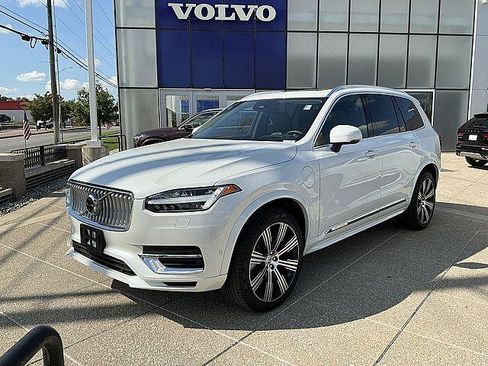 Certified 2024 Volvo XC90 T8 Ultimate w/ Protection Package Premier AWD/4WD image 3