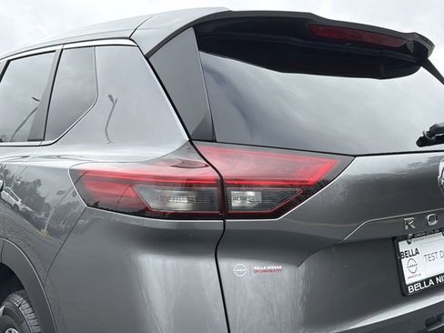 Certified 2023 Nissan Rogue SV image 26