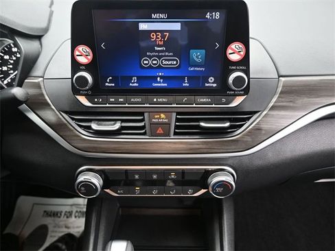 Used 2025 Nissan Altima 2.5 SV image 14