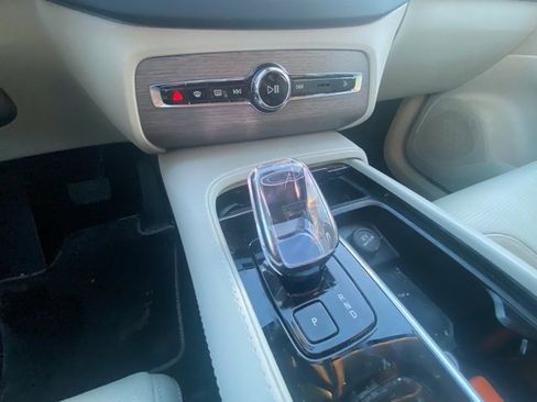 Used 2023 Volvo XC90 B6 Ultimate image 11