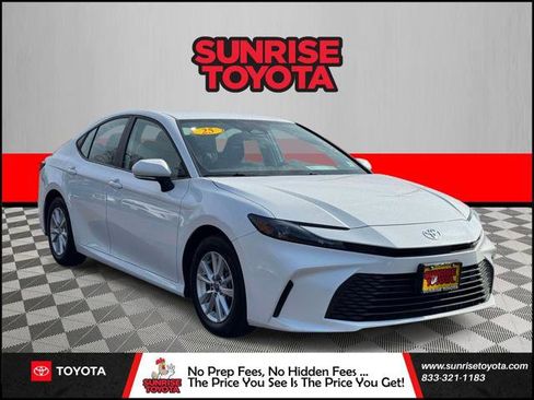 Certified 2025 Toyota Camry LE FWD image 1