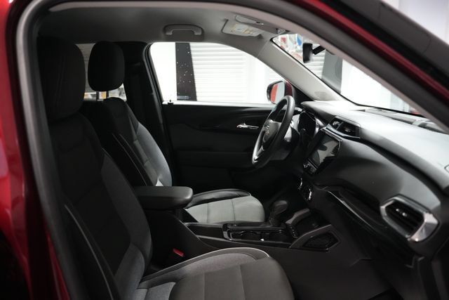 Used 2023 Chevrolet TrailBlazer LT w/ Convenience Package AWD/4WD image 19
