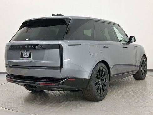 New 2025 Land Rover Range Rover SE image 9