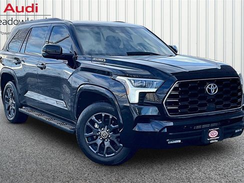 Used 2023 Toyota Sequoia Platinum image 3