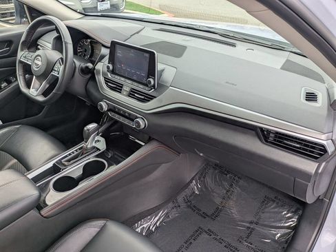Used 2025 Nissan Altima 2.5 SR FWD image 30