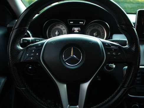 Used 2015 Mercedes-Benz GLA 250 image 13