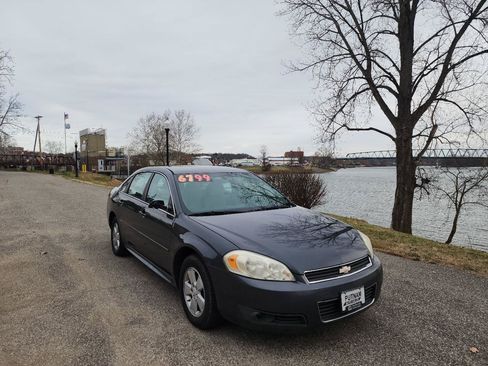 Used 2010 Chevrolet Impala LT FWD image 8