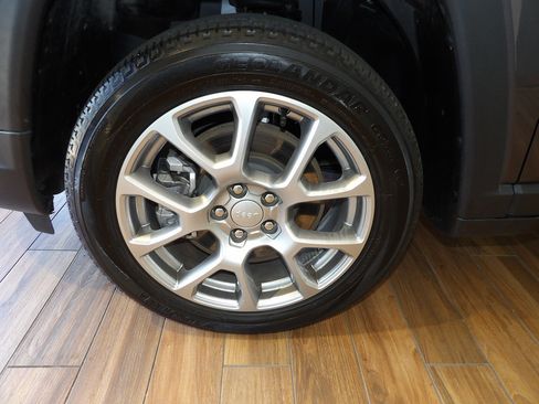 Used 2024 Jeep Compass Latitude AWD/4WD image 10