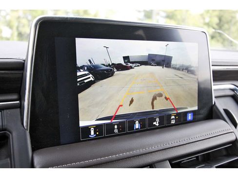 Used 2023 Chevrolet Tahoe Z71 w/ Luxury Package AWD/4WD image 23