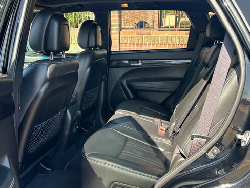 Used 2014 Kia Sorento SX w/ 3rd Row Package image 7